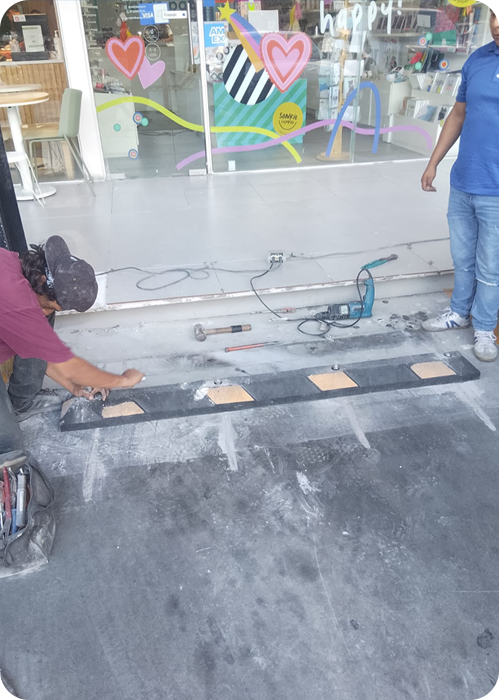 electricista-plomero-martin-medellin-mantenimiento-a-plazas